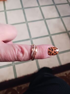 Chocolate &White Diamond Rose Gold Twist Rope Ring with Textured Detail